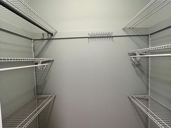 4th image of 886 Quince Orchard Blvd APT T2