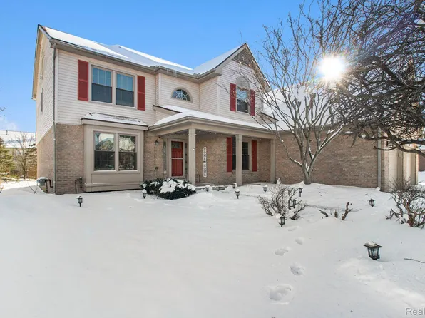 51115 W Hills Dr, Plymouth, MI 48170