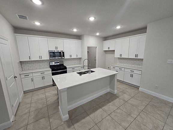 3rd image of 1805 Acosta Dr