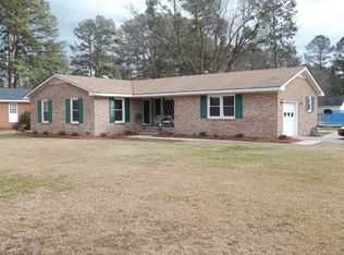 704 W Wards Bridge Rd, Warsaw, NC 28398