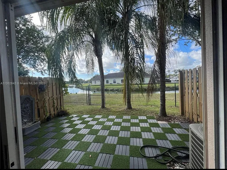 15800 SW 92nd Ave — Photo 7