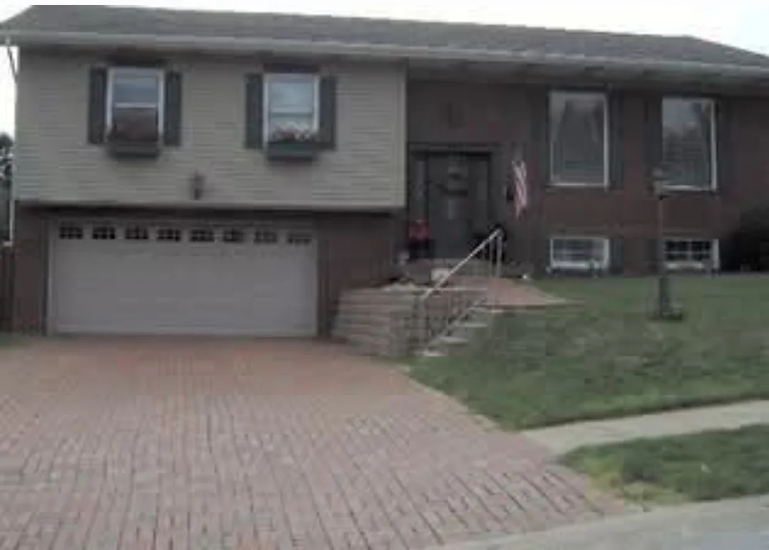 1331 Courtland Rd photo 1