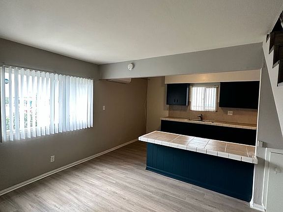 3rd image of 6518 Corona Ave APT N