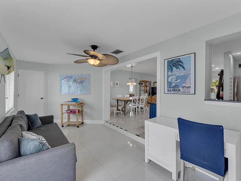 348 SE 18th Ave — Photo 11