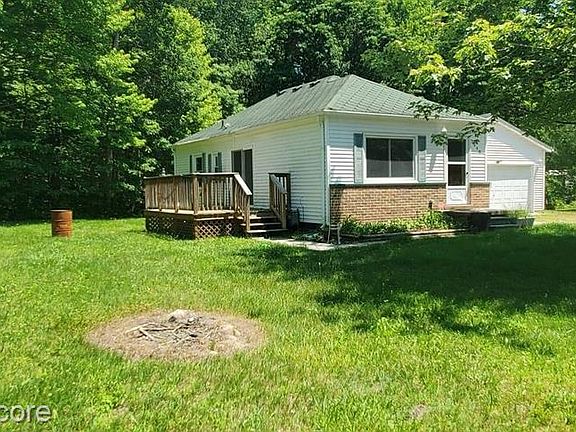 3rd image of 2048 Carmen Dr
