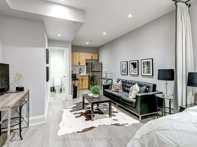 6 Dalmeny Rd #LOWER — Photo 8