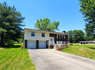 100 La Porte Dr, Cranberry Township, PA 16066