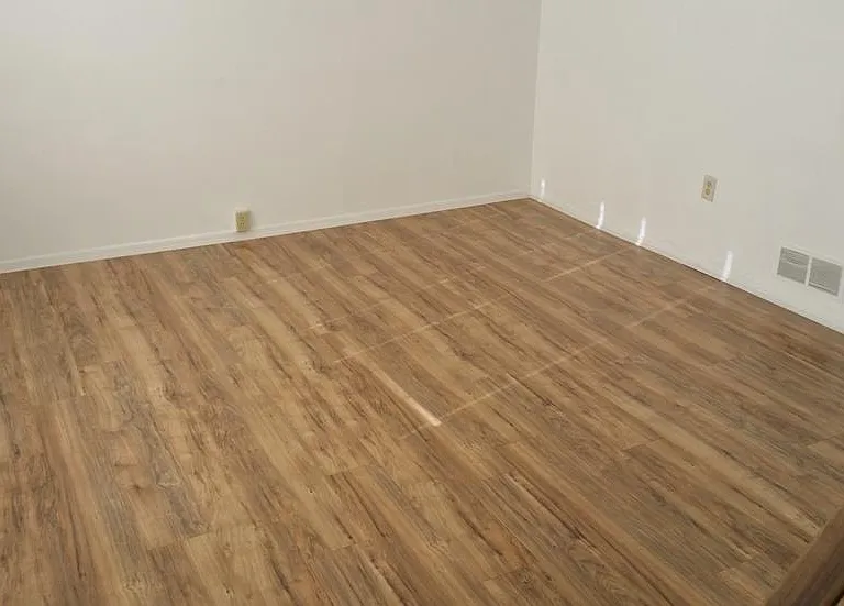 321 Laporte Ct — Photo 3
