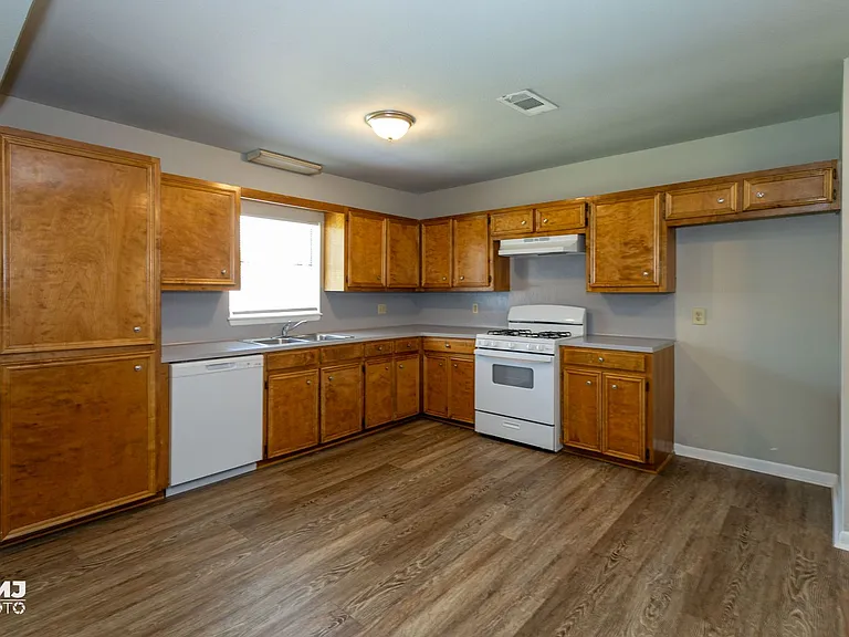 3140 Boyd Ave — Photo 7