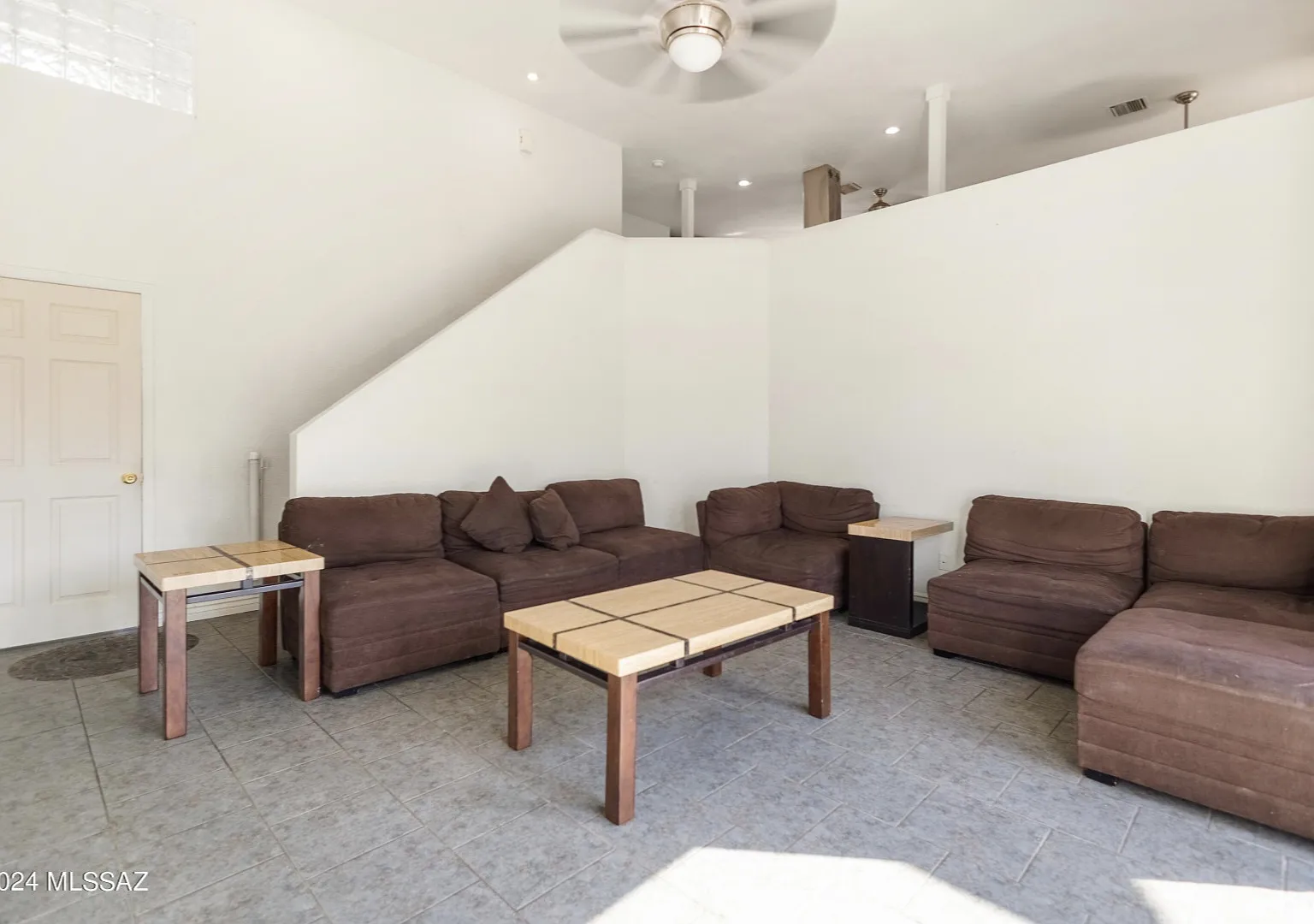 4 bed, 2399 sqft, $599 — Photo 2