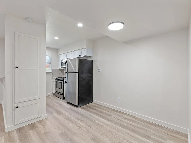 City Scene Apartments — Photo 29