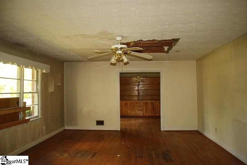2nd image of 19 Sandra St