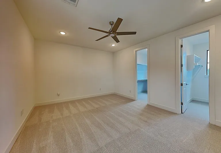 112 E Oscar Dr — Photo 13