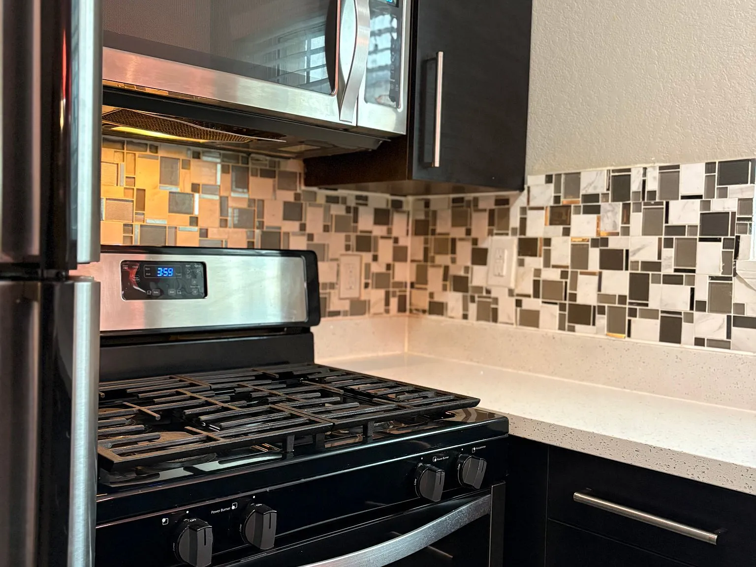 Westbridge - 2BR/1BA Apartment (Walking Distance to Pittsburg University) — Photo 3