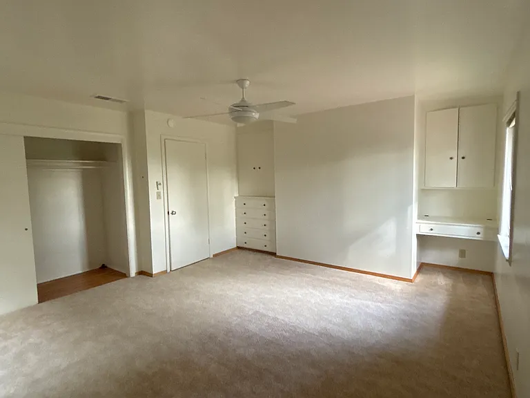 1900 Meadowbrook Dr — Photo 14