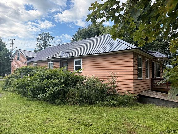 3rd image of 206 Woolsey St
