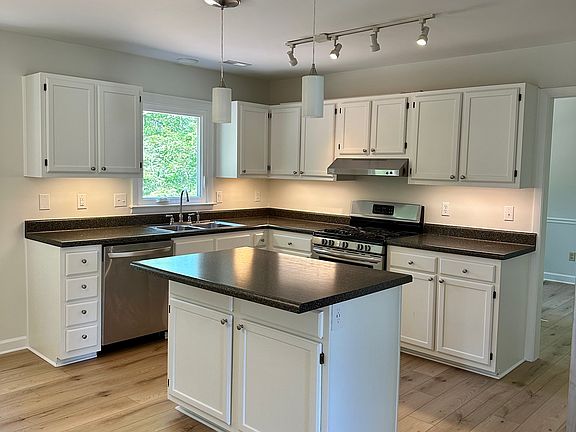 4th image of 6210 Creek Bend Dr