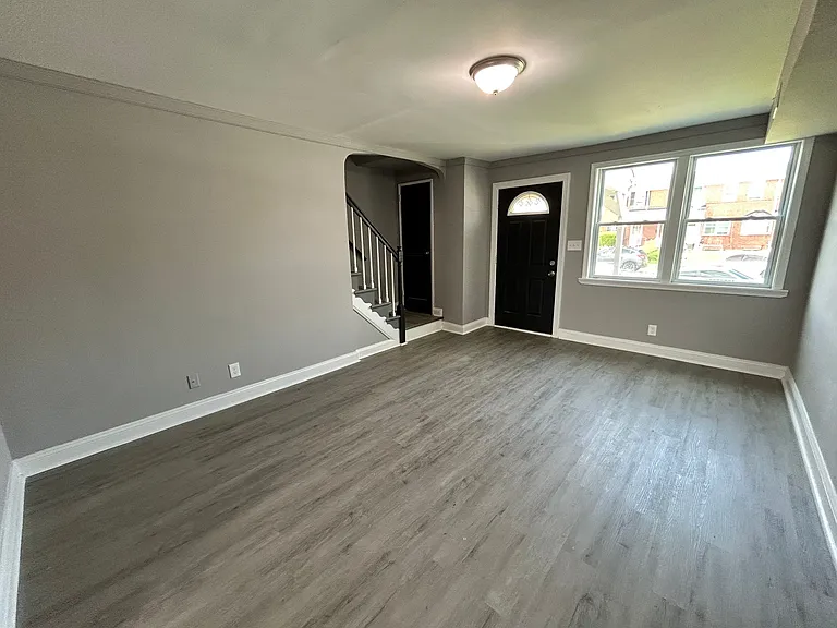 1503 Aldeney Ave — Photo 4
