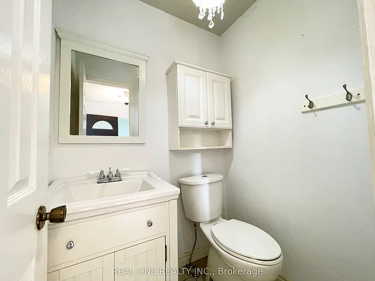 19 Blair Cres — Photo 9