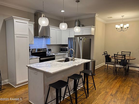 2nd image of 1211 N Avenue H