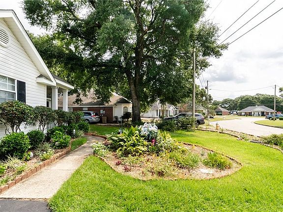 2nd image of 200 Portside Cir W