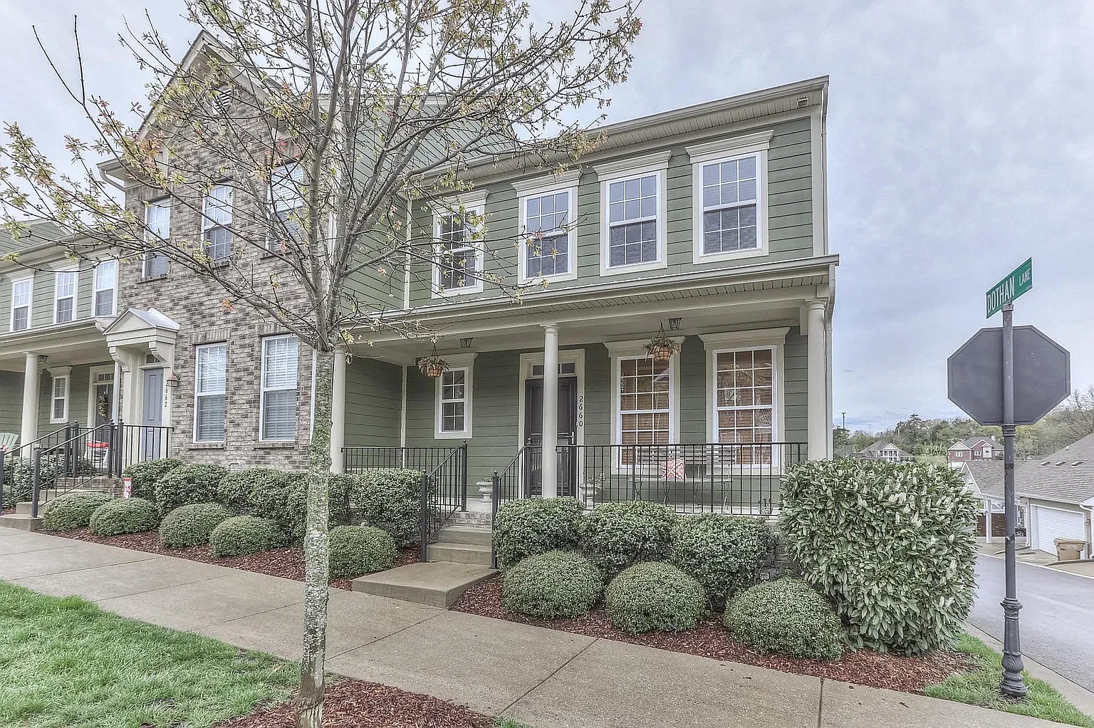 3 bed, 2.5 bath, 1450 sqft, $2,100 — Photo 1