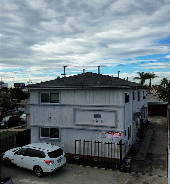 1st image of 725 S Hillview Ave