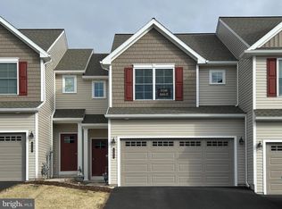 121 Magnolia Dr, Middletown, PA 17057