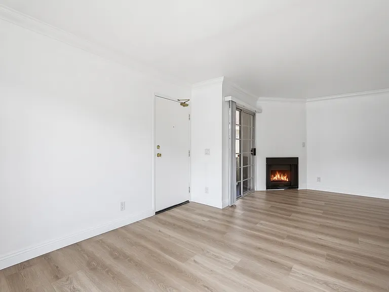 908 S Shenandoah St #104 — Photo 6