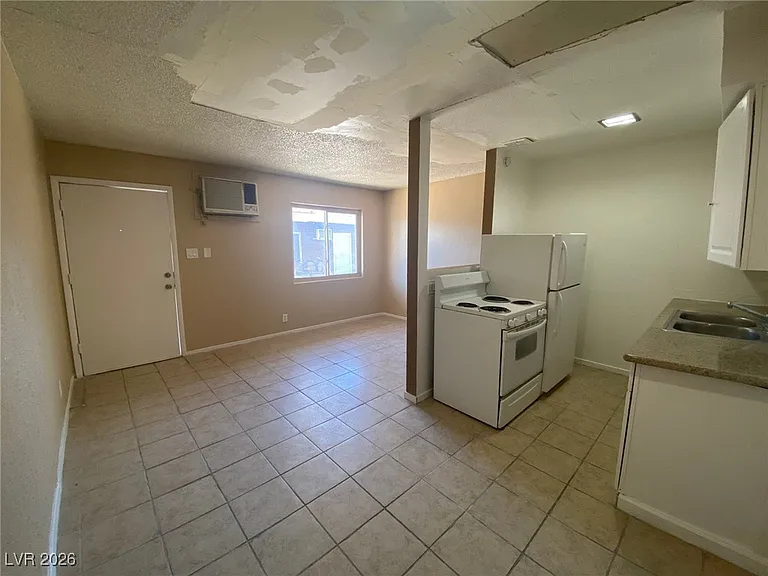 236 W Philadelphia Ave #4 — Photo 2
