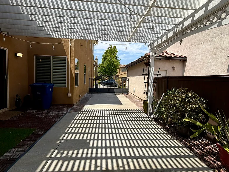 2370 Arbor View St — Photo 15