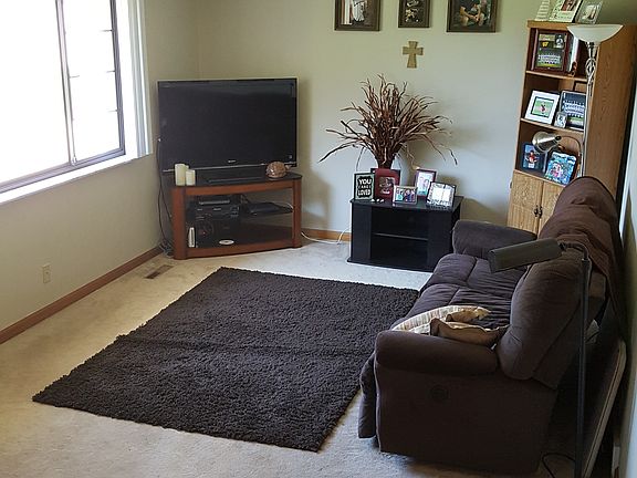 living room (upstairs)