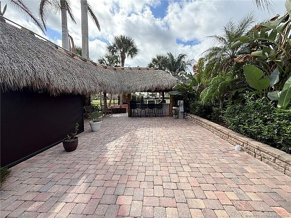 4th image of 387 NW Boundary Dr