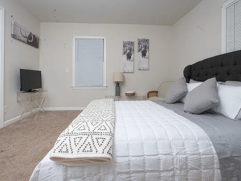 449 Maynard Ter SE — Photo 15