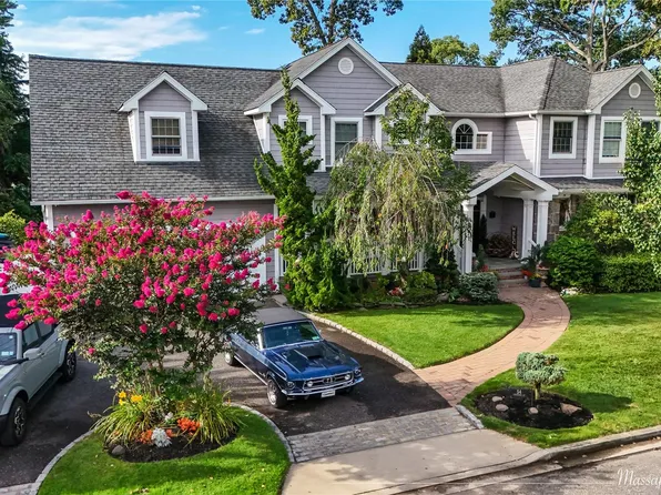 54 Chestnut Street, Massapequa, NY 11758