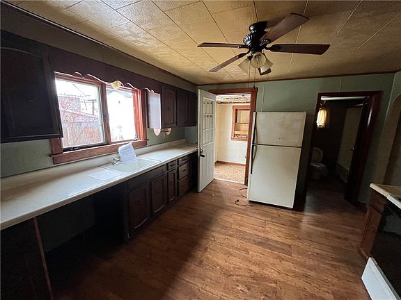 3rd image of 539 5th St