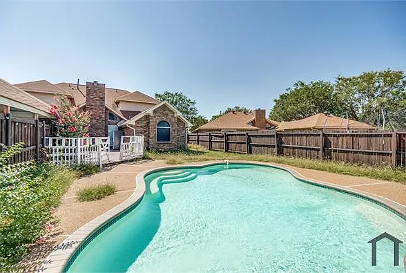 6 bed, 2726 sqft, $4,000 — Photo 1