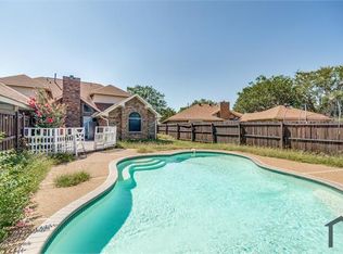 1005 Craig Dr, Mesquite, TX 75181