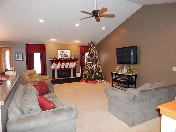 5th image of 2112 College View Dr