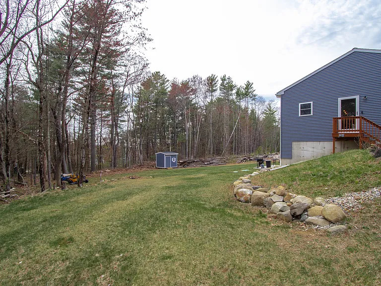 177 Thompson St — Photo 43