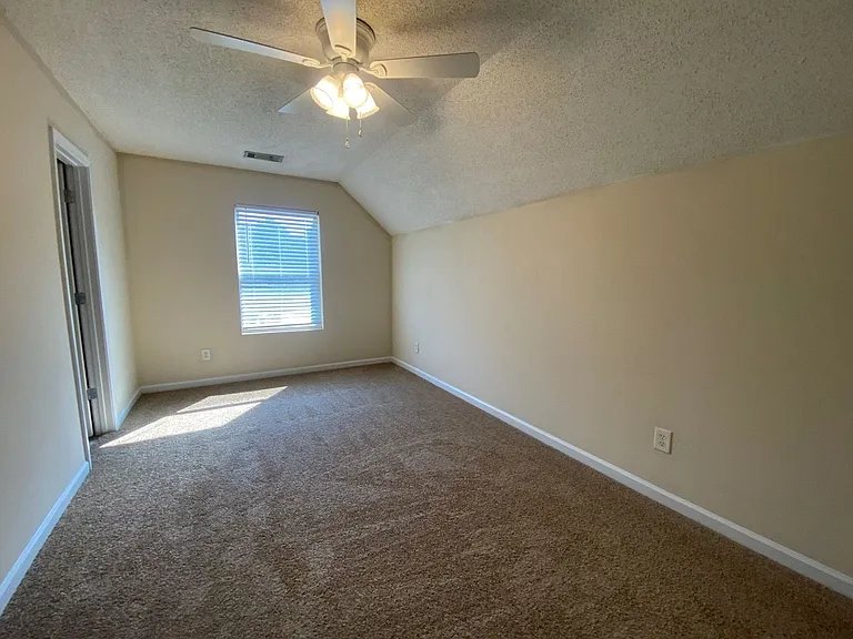 361 Bridgewater Cir — Photo 6
