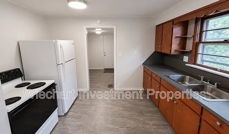 342 N Charles St — Photo 14