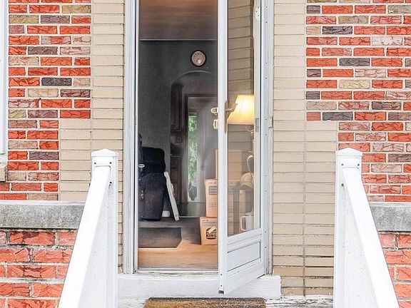 5th image of 236 W Loretta Ave