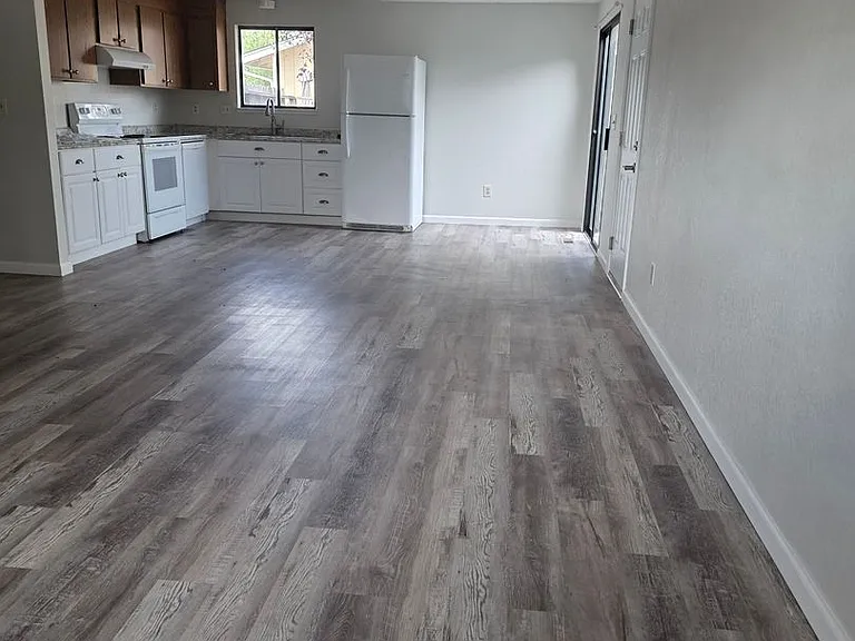 1352 Kimmerling Rd — Photo 4
