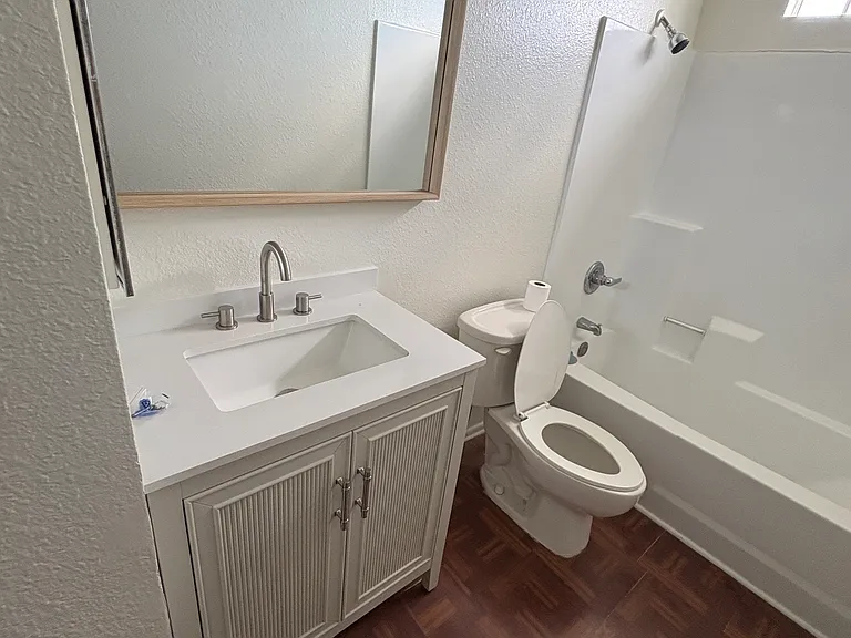 1050 Raymond Ave #204 — Photo 3