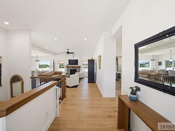 3rd image of 902 Jack Ln