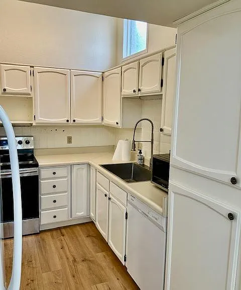 4302 N 29th Way — Photo 9