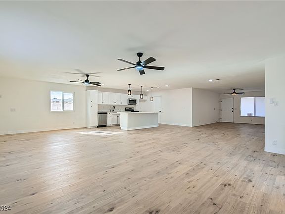 5th image of 136 Marion Dr