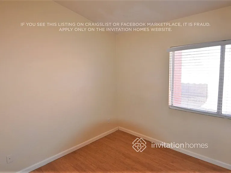 10886 W Loma Ln — Photo 13