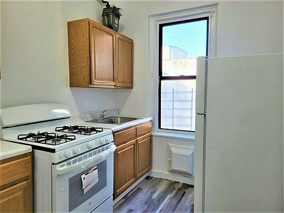 3rd image of 2541 Aqueduct Ave W #E1
